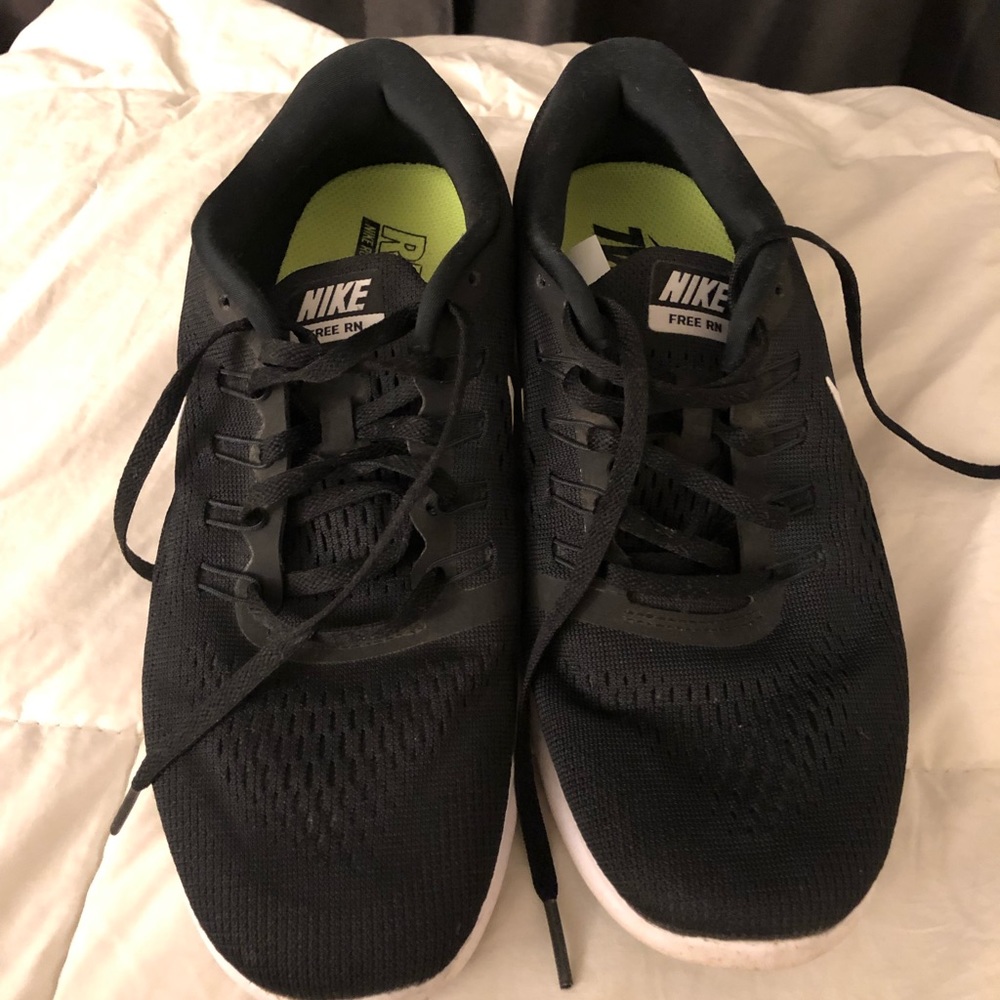 Women’s Nike Free Run sneakers